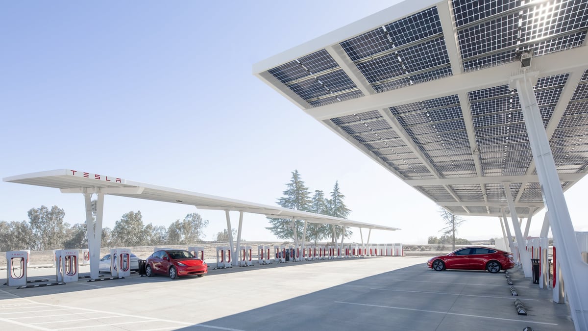 Tesla Adds New Magic Dock Location and Switches to kWh Billing in