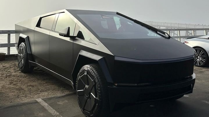 Tesla Finally Delivers its First Cybertrucks