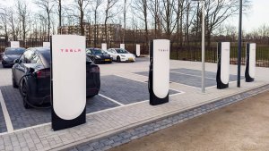 Tesla’s 500kW Superchargers Set to Launch in Q3 2025