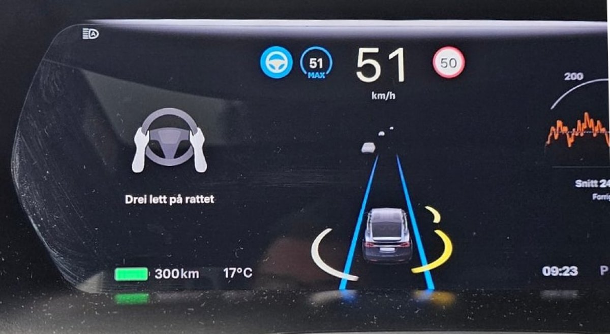 The Model S/X get a new attention warning